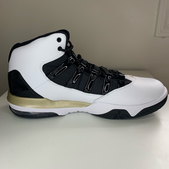 NEW Jordan Max Aura White Metallic Gold Basketball - Picture 9 of 10